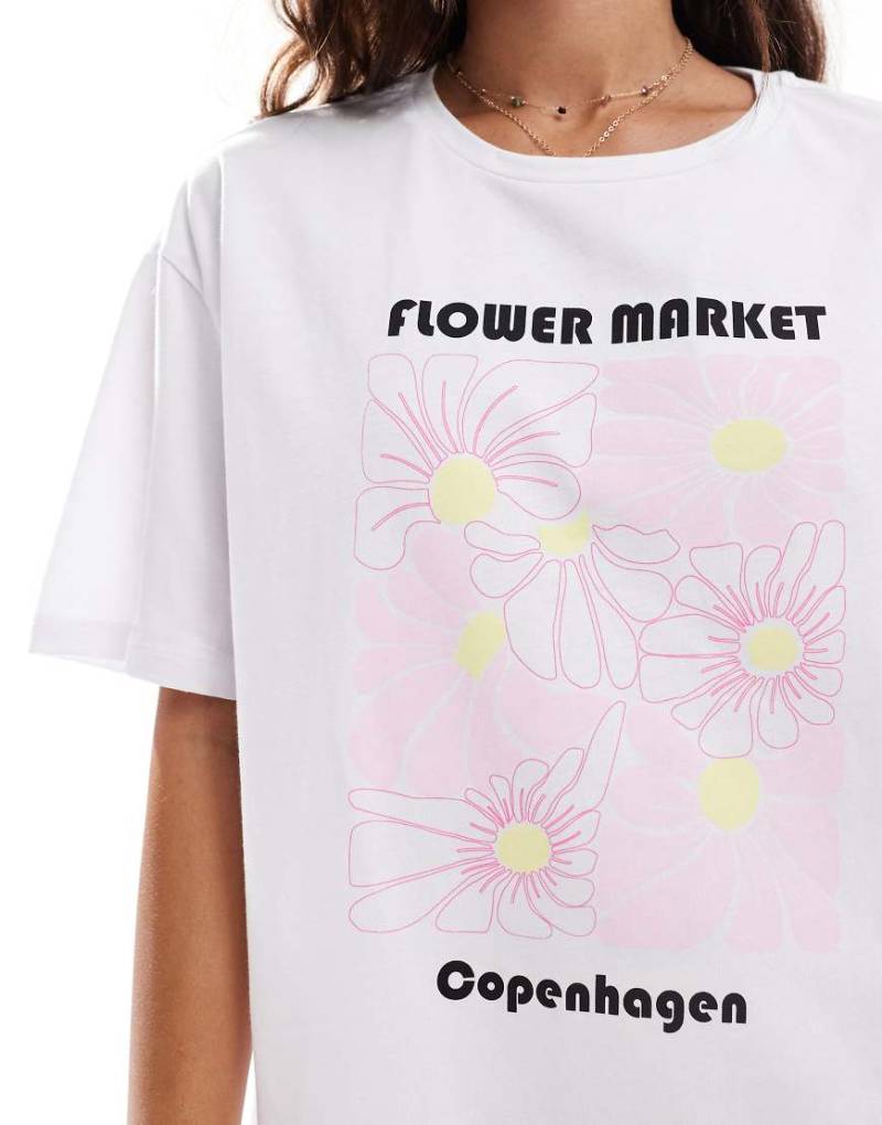 Pieces - Oversize-T-Shirt in Weiß mit „Copenhagen Flower Market"-Grafikprint von Pieces