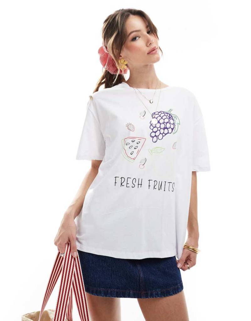 Pieces - Oversize-T-Shirt in Weiß mit „Fresh Fruits"-Grafik von Pieces