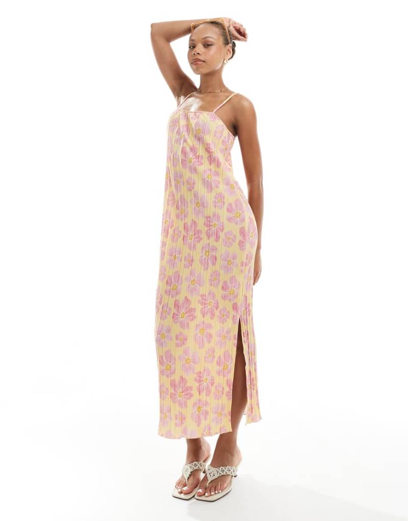 Pieces - Plissiertes Cami-Midikleid in Orange mit Blumenprint in Rosa-Bunt von Pieces