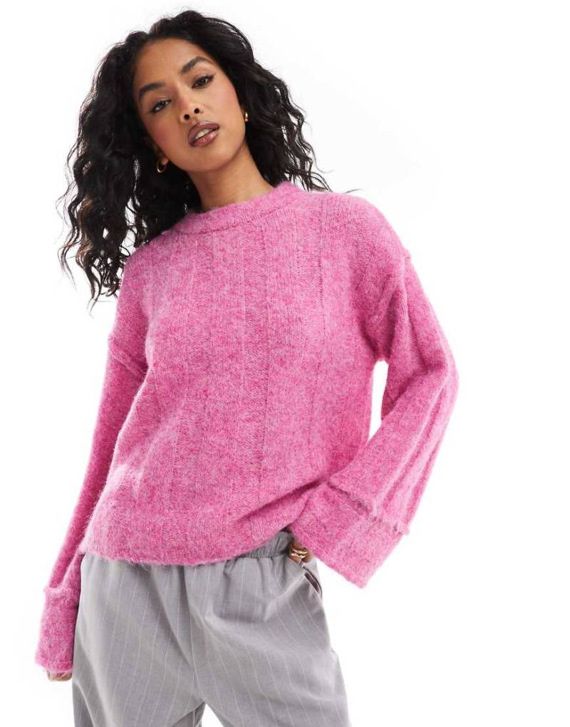 Pieces - Pullover aus geripptem Strick in Rosa meliert mit weiten Ärmeln von Pieces