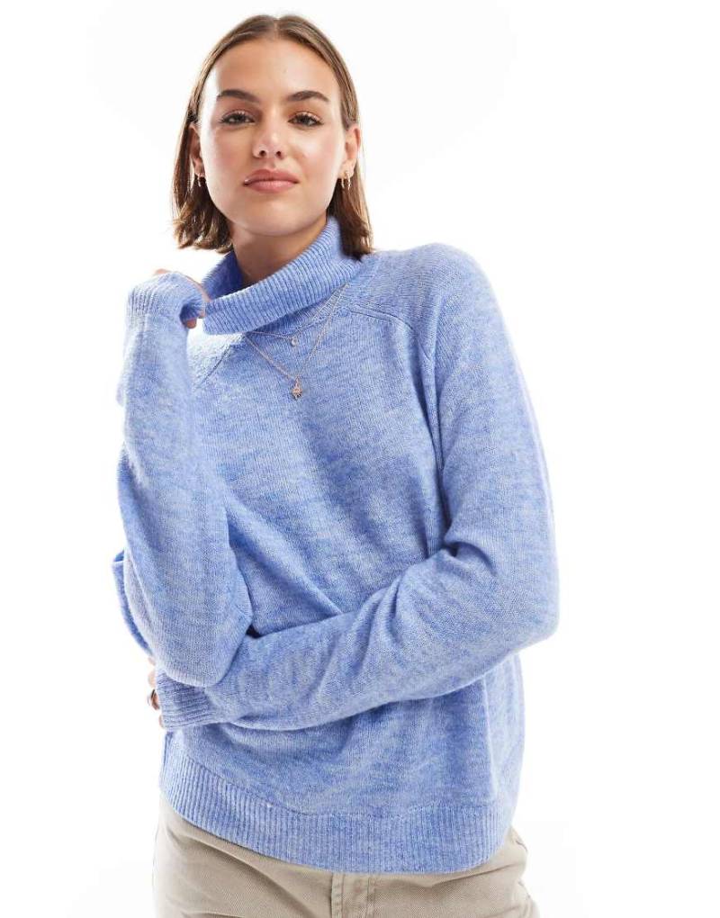 Pieces - Rollkragenpullover in Hydrangea-Blau von Pieces