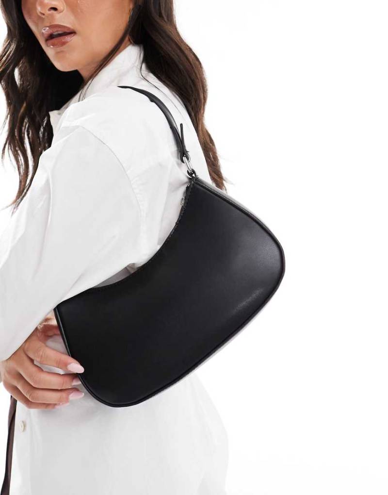 Pieces - Schultertasche in schwarzer Lederoptik von Pieces