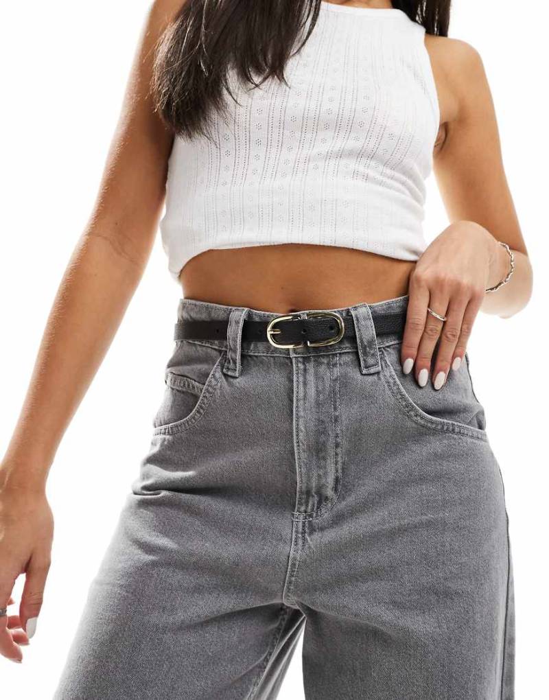 Pieces - Schwarzer Gürtel in Lederoptik mit Doppelschnalle in Goldoptik von Pieces