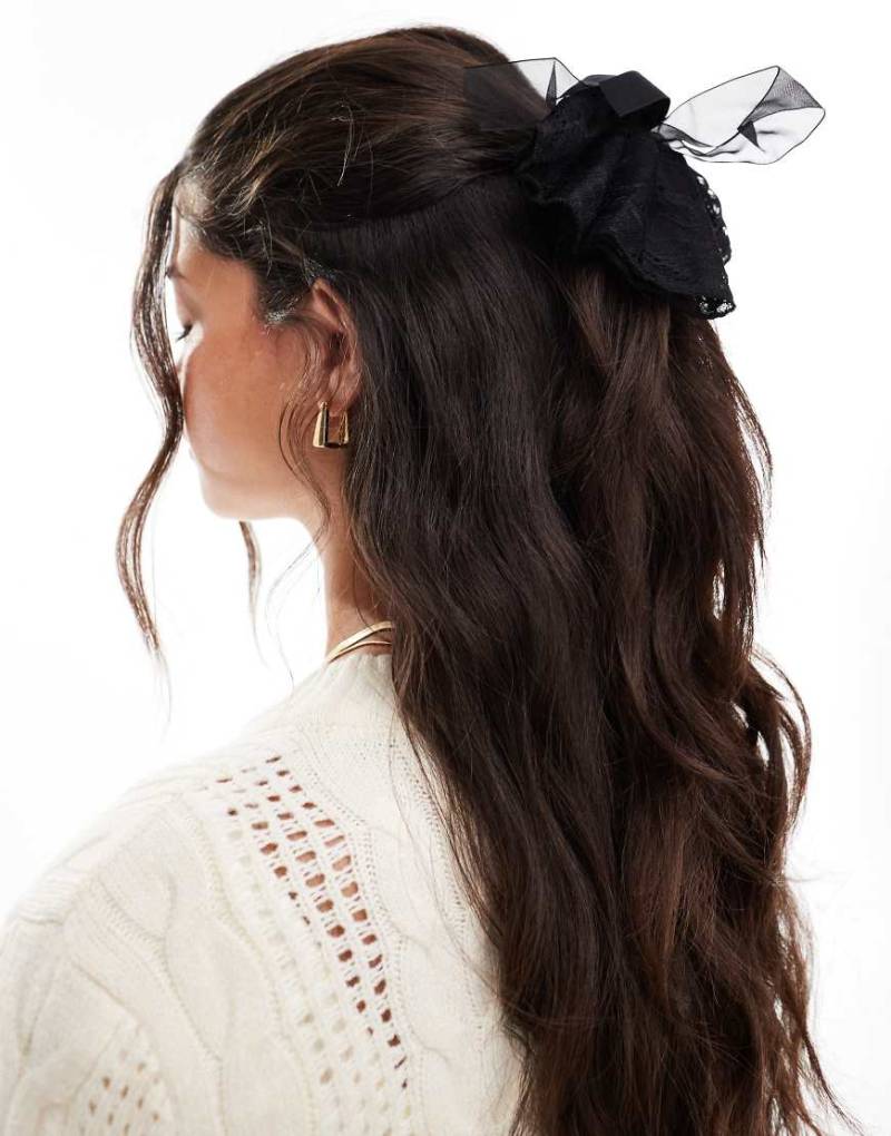Pieces - Scrunchie in Schwarz mit Oversize-Schleife mit Netzstoff von Pieces