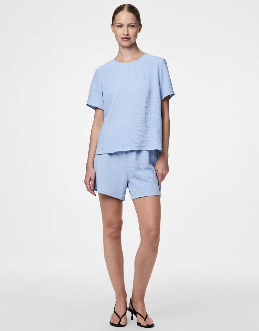 Pieces - Shorts in Hellblau von Pieces