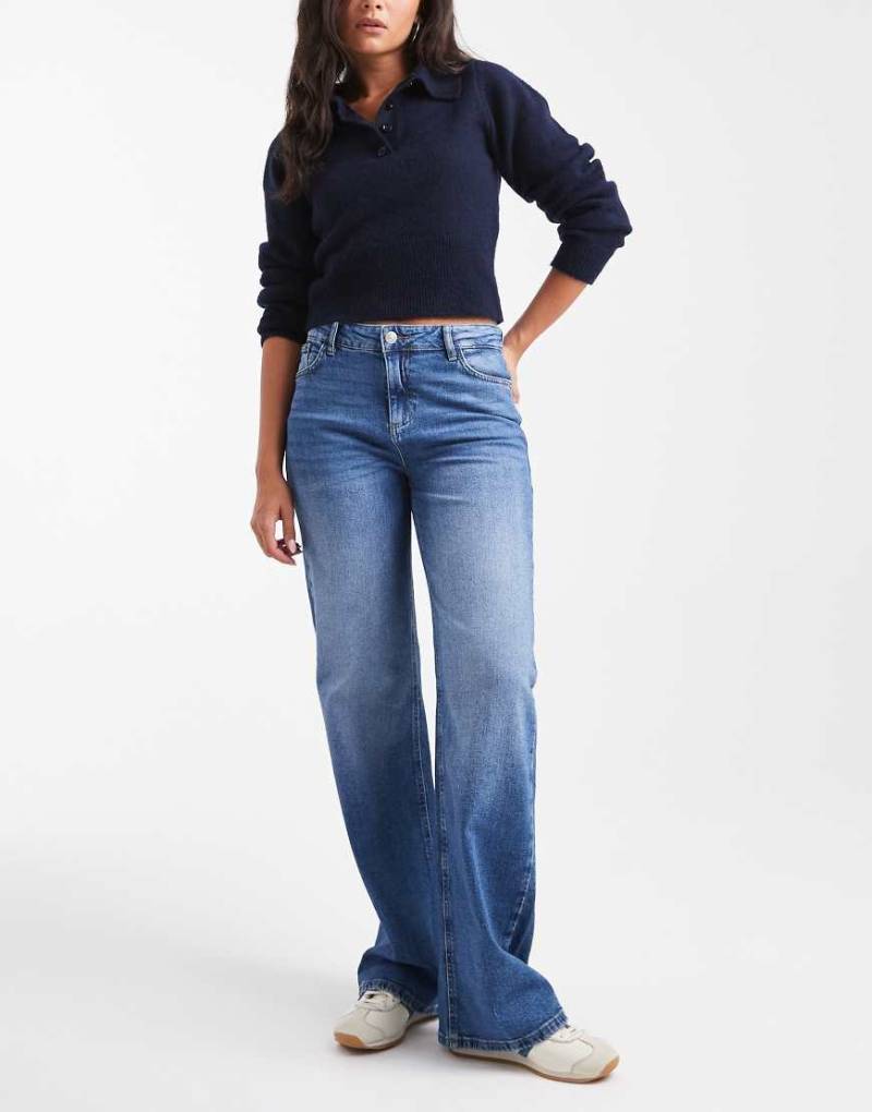 Pieces - Silke - Weit geschnittene Jeans in Mittelblau mit mittelhohem Bund von Pieces