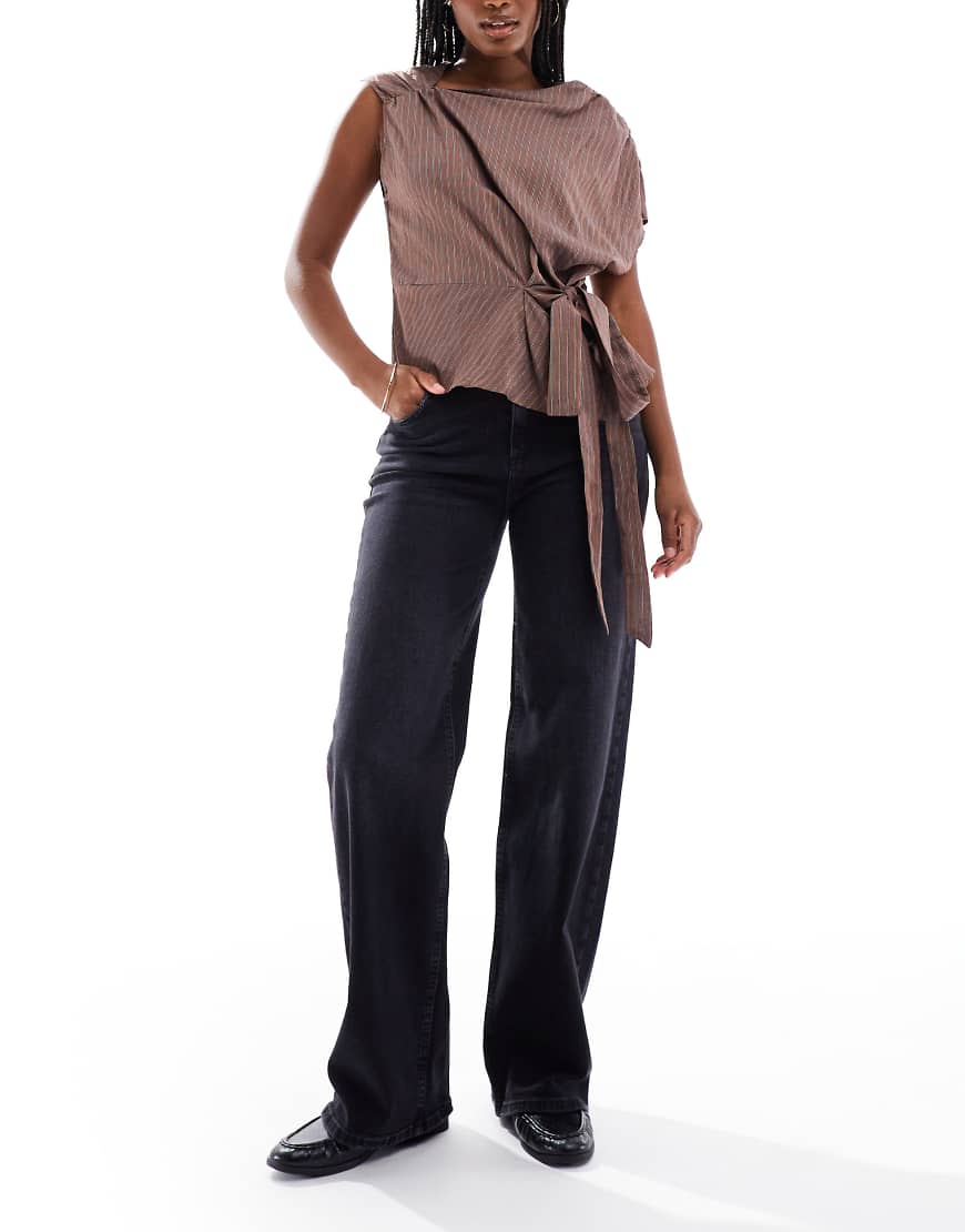 Pieces - Silke - Weit geschnittene Jeans in Schwarz mit mittelhohem Bund von Pieces