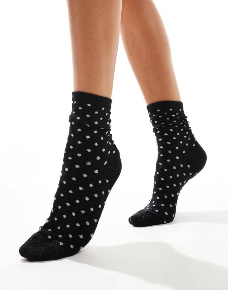 Pieces - Socken in Schwarz mit glitzerndem Punktemuster von Pieces