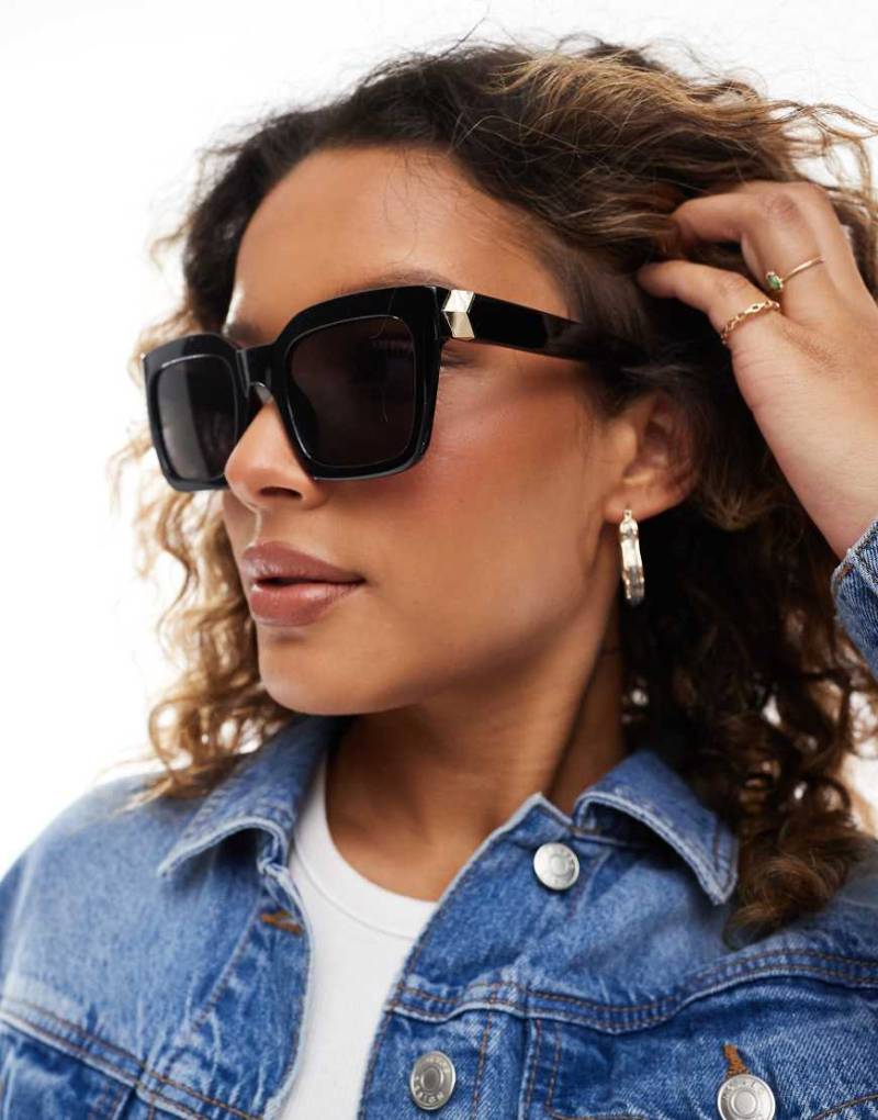 Pieces - Sonnenbrille mit eckigem Gestell in Schwarz von Pieces