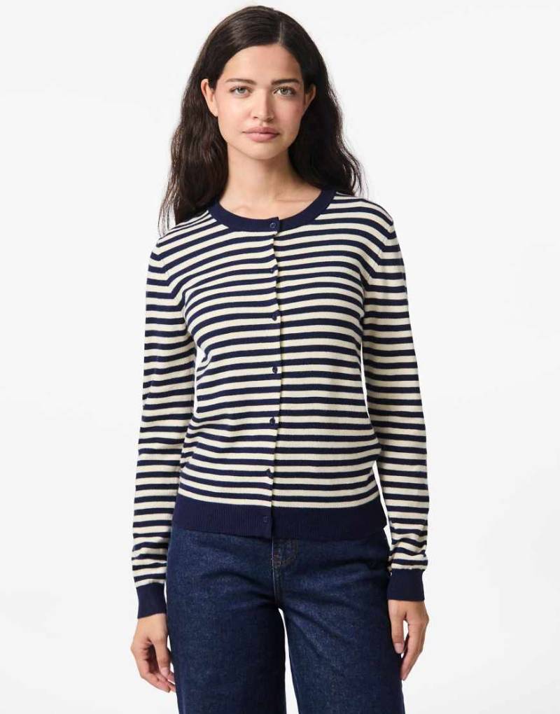 Pieces - Strickjacke in maritimem Blau von Pieces