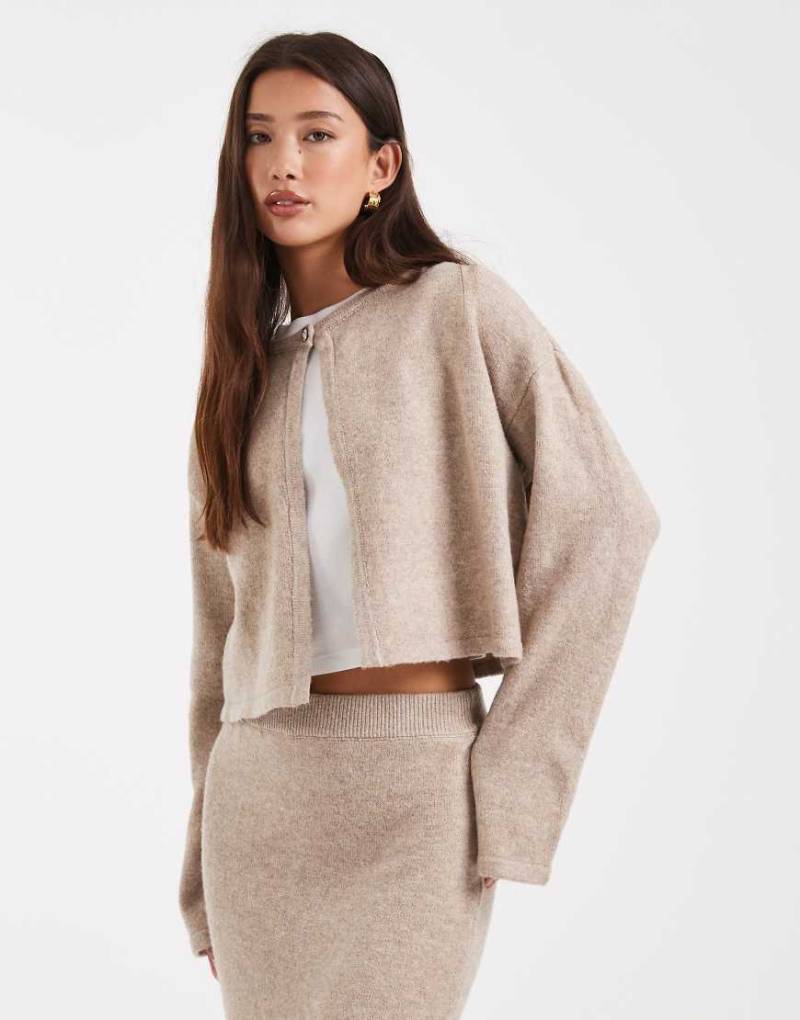 Pieces - Strickjacke in meliertem Taupe-Grau mit einem Knopf, Kombiteil von Pieces