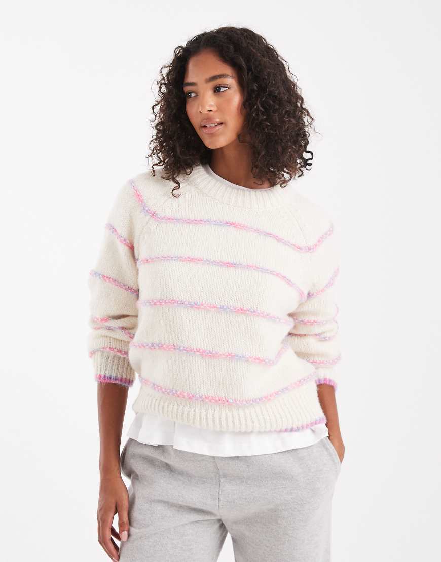 Pieces - Strickpullover in Cremeweiß mit pastellfarbenem Streifenmuster von Pieces