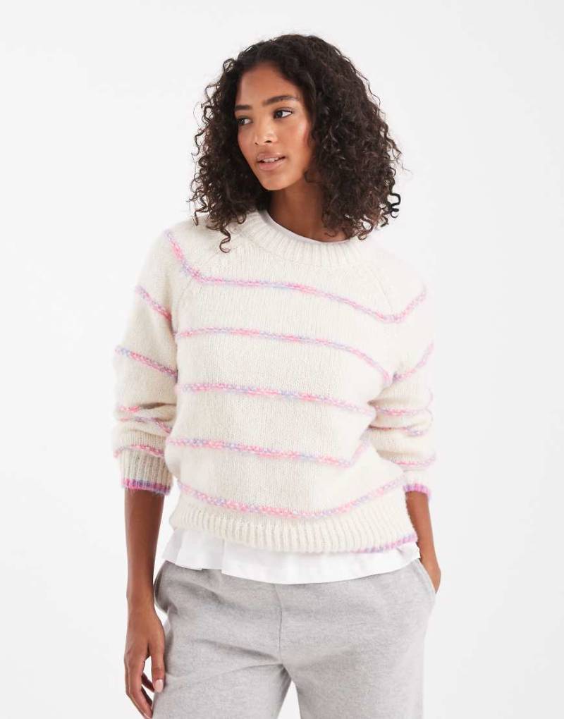 Pieces - Strickpullover in Cremeweiß mit pastellfarbenem Streifenmuster von Pieces