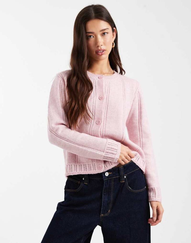 Pieces - Strukturierte Strickjacke in Blassrosa Pieces - Strukturierte Strickjacke in Blassrosa von Pieces