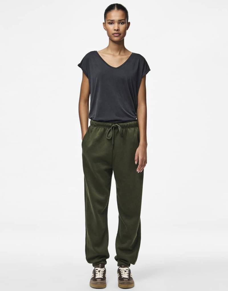 Pieces - Sweathose in Harzgrün von Pieces