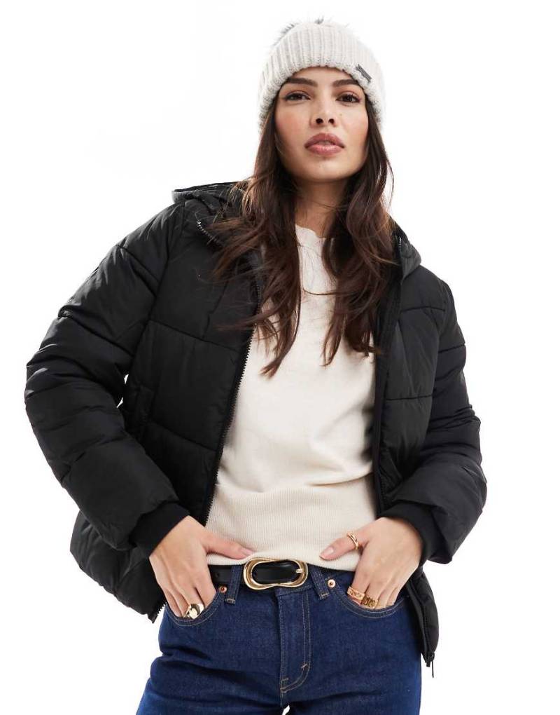 Pieces - Wattierter Mantel mit Kapuze in Schwarz von Pieces