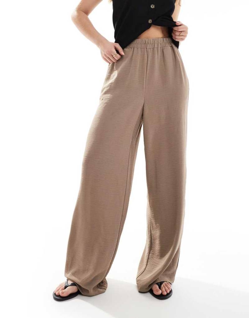 Pieces - Weit geschnittene Hose in Fossil-Beige mit elastischem Bund-Neutral von Pieces
