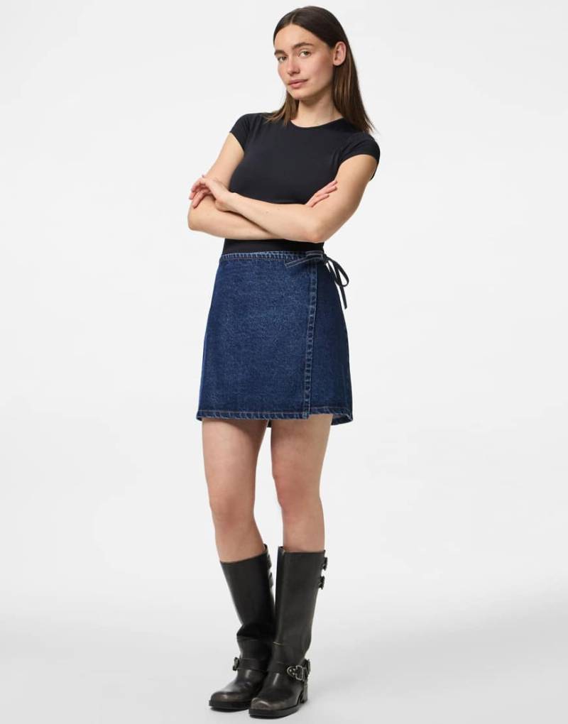 Pieces - Wickel-Jeansrock in Mittelblau von Pieces