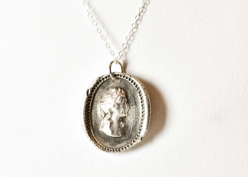 Antike Wachs Siegel Cameo Halskette - Silber Portrait Medaillon Antike Wachs Siegel Cameo Halskette - Silber Portrait Medaillon von PiecesOfII