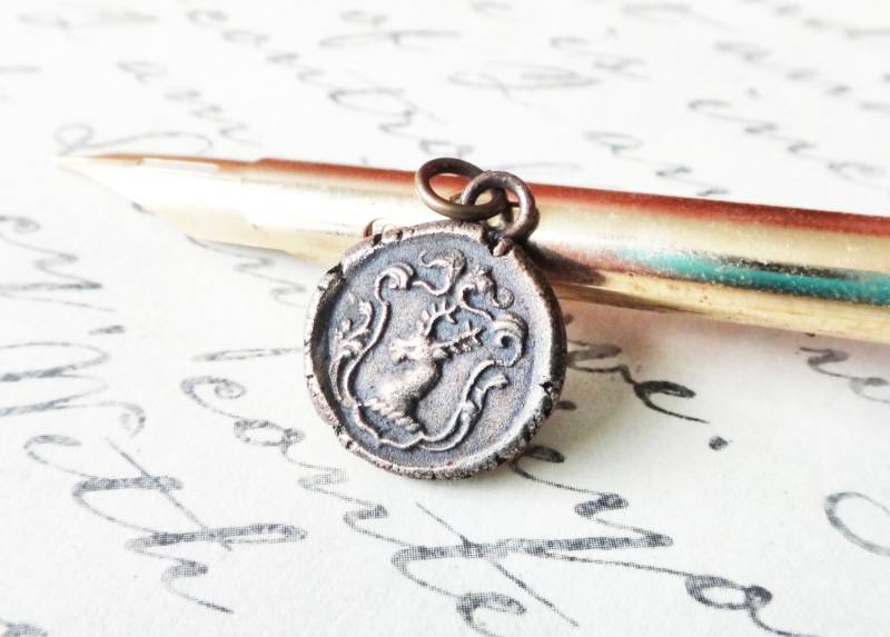 Hirsch Anhänger - Halskette Gold Buck Charme Wachs Siegel Hirsch Anhänger - Halskette Gold Buck Charme Wachs Siegel von PiecesOfII