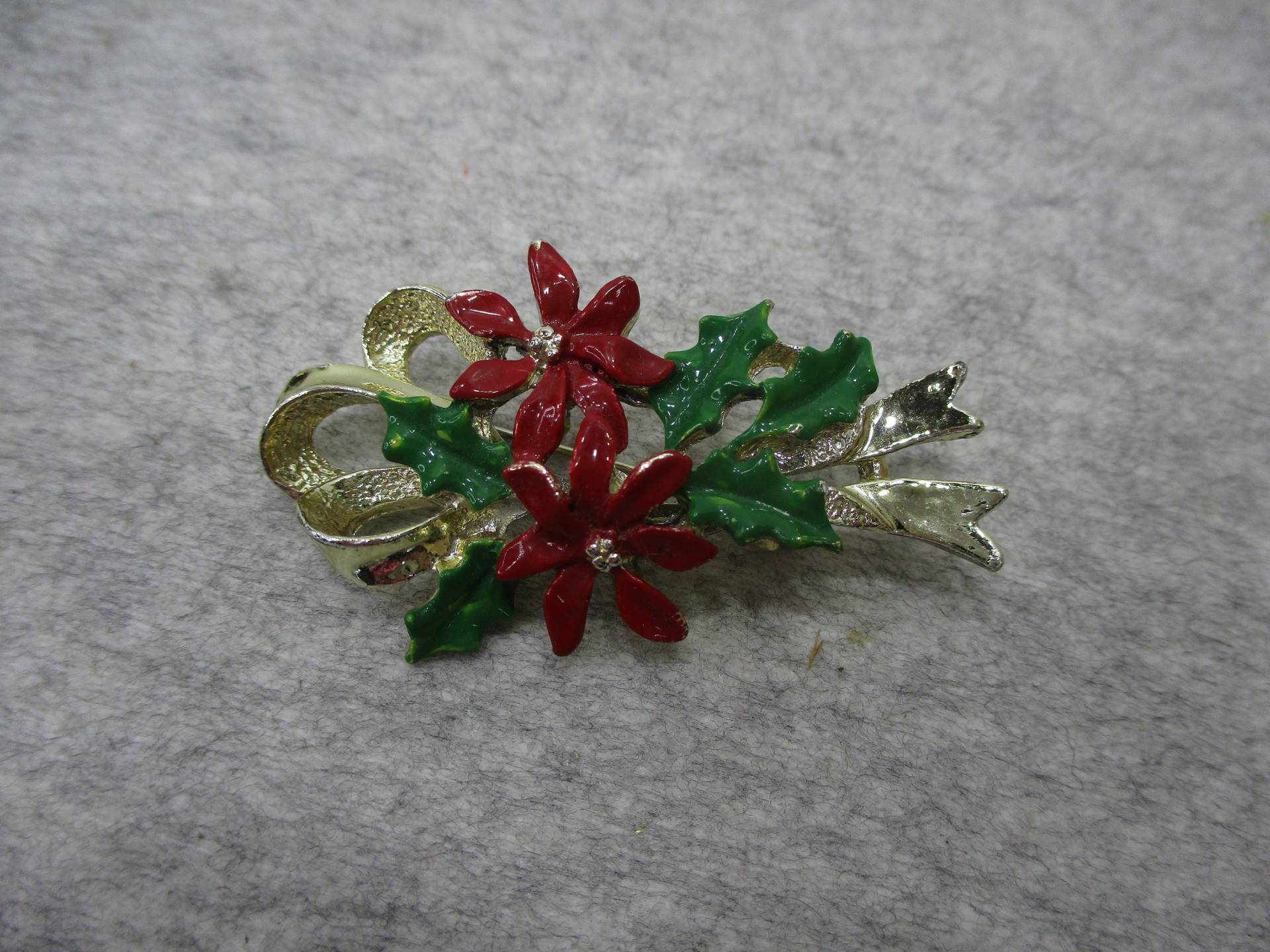 Vintage Gerry's Poinsettia Brosche Anstecknadel 4 cm Lang X 3 Breit von PiecesOfOld