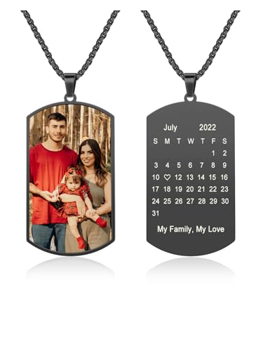 PiercingJak Personalisierte Dog Tag Halskette Foto Kalender Text Beidseitig Gravur Edelstahl Hundemarke Anhänger mit 24'' Kette Memorial Schmuck Liebe Freundschaft Geschenke für Damen Herren von PiercingJak