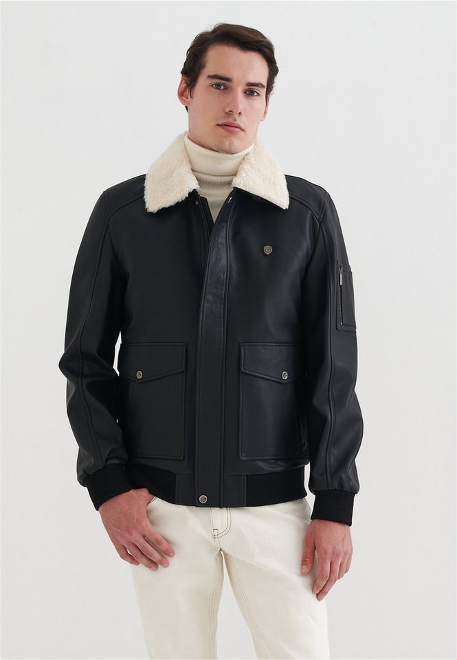 Pierre Cardin Outdoorjacke aus Kunstleder Pierre Cardin Outdoorjacke aus Kunstleder von Pierre Cardin
