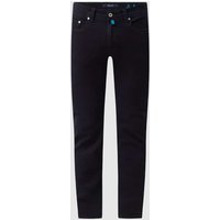 Pierre Cardin Slim Fit Jeans mit hohem Stretch-Anteil Modell 'Lyon' - 'Futureflex' in Dunkelblau, Größe 42/32 Pierre Cardin Slim Fit Jeans mit hohem Stretch-Anteil Modell 'Lyon' - 'Futureflex' in Dunkelblau, Größe 42/32 von Pierre Cardin