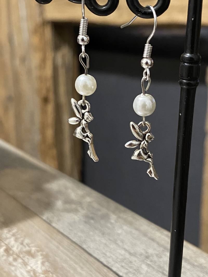 Feenohrringe Aus Silbernem Metall Little Tinkerbell Und Perlweißen Perlen von PierresetPlume