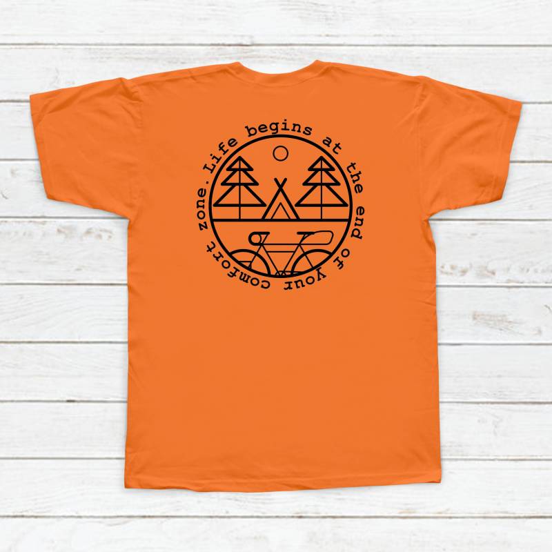 Original T-Shirts Das Leben Beginnt Am Ende Ihrer Komfortzone. Für Männer von PievaDesign