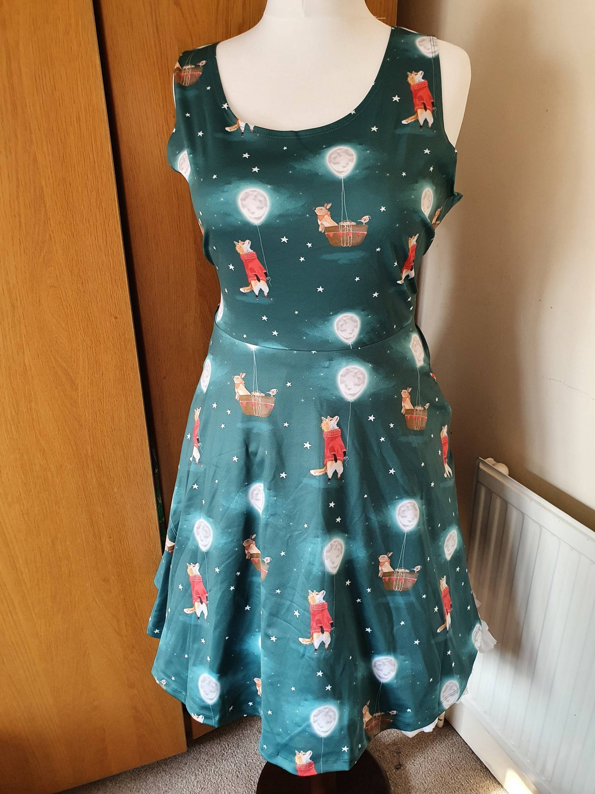 Fuchs Mond Und Hase Skater Print Kleid Mit Taschen S - 5xl Plus Größe von PigeonoverlordStore