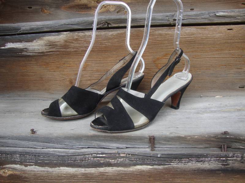 Jahrgang 1950 Aus Schwarzem Veloursleder Und Durchsichtigen Kunststoff Sling Back Schuhe Größe 8, 5 Medium von Piggleyspassion