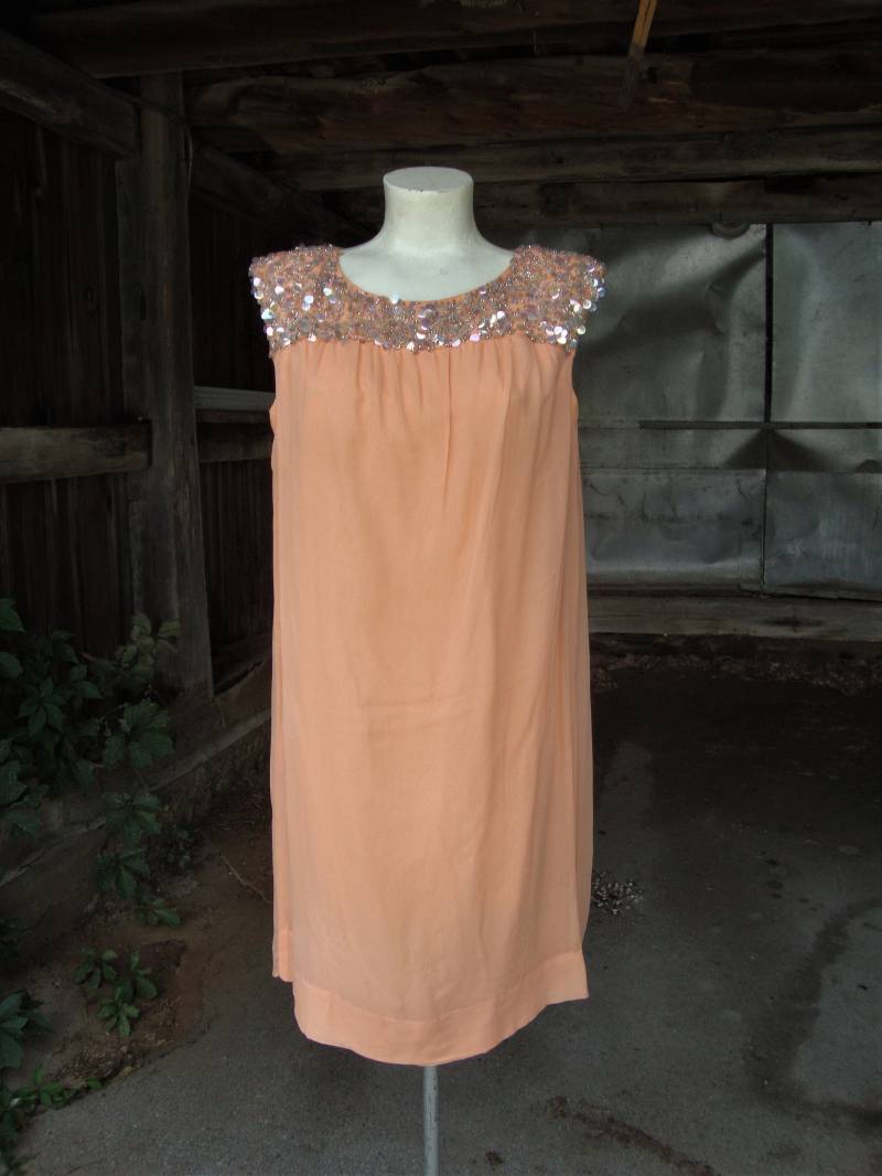 Pfirsich Seide Chiffon 1960Er Jahre Shift Party Kleid Mit Perlen Und Pailletten Mieder Größe M von Piggleyspassion
