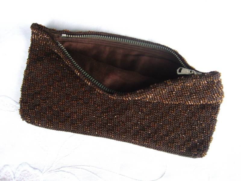 Vintage 1920-40 Stricken Oder Art-Deco-Perlen Clutch Handtasche Gehäkelt von Piggleyspassion