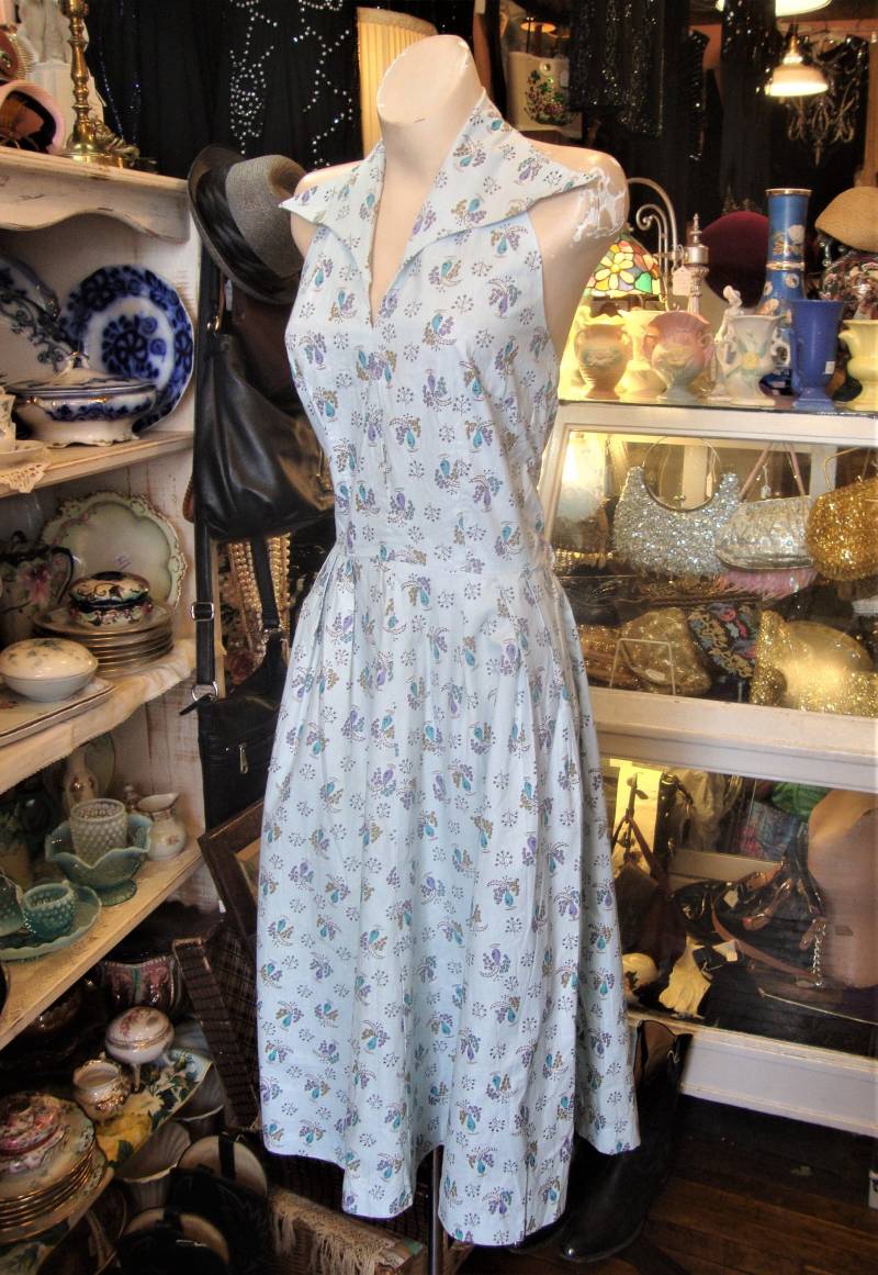 Vintage 1950Er 1960Er Baumwolle Print Halter Kleid Mit Vollem Rock/Größe Medium von Piggleyspassion