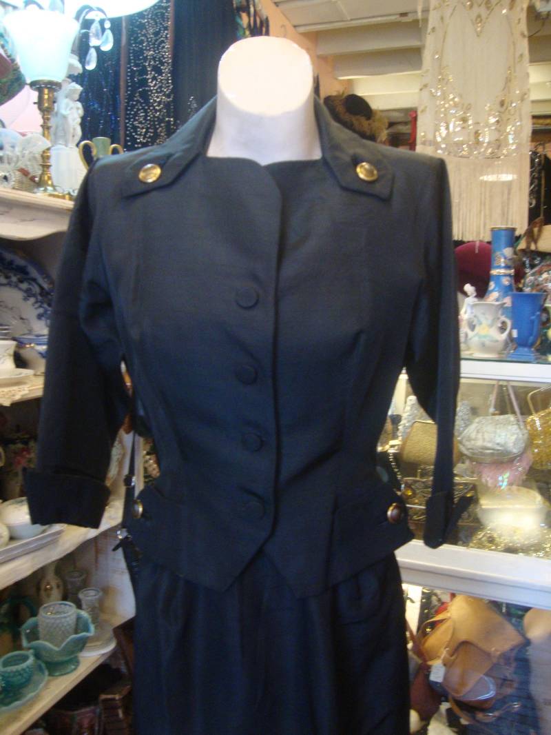 Vintage 1950Er Schwarzes Seiden/Rayon Halter Kleid Und Passemone Jacke/Marshall Field & Co./Größe Extra Klein Bis von Piggleyspassion