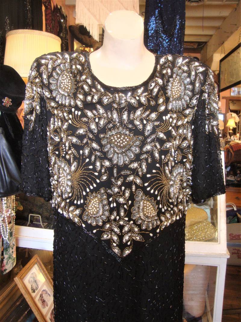 Vintage Perlen Abendkleid 1980S Schwarzes Seiden Trophy Kleid, Größe 2x von Piggleyspassion