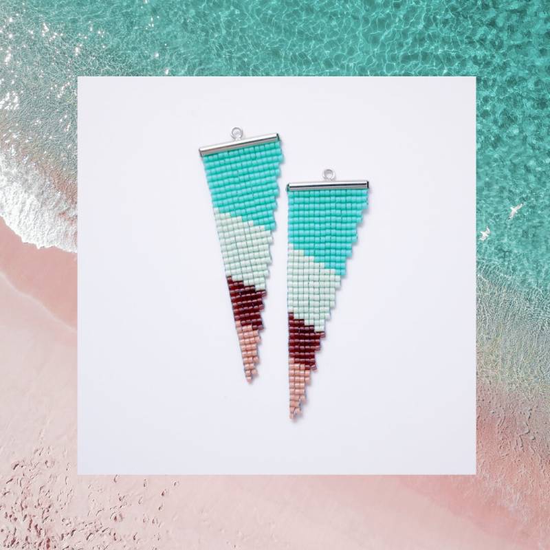 Bronte Beach/Webstuhl Perlen Ohrringe Petrol Und Pink Lebendige Kleine Batch-Schmuck Bronte Beach/Webstuhl Perlen Ohrringe Petrol Und Pink Lebendige Kleine Batch-Schmuck von PigmentProject