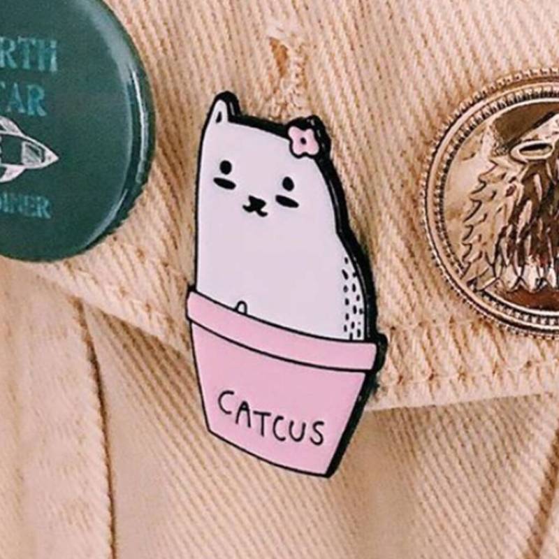 Süßer Pink Und Weiß, Cat Pun Emaille Pin Süßer Pink Und Weiß, Cat Pun Emaille Pin von PikiDearPrintCo