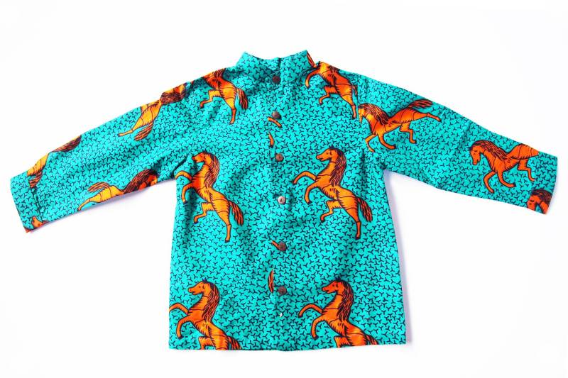 Baby + Kids Unisex Shirt "Wilde Pferde, Orange Und Türkis", Faire Löhne, Nachhaltige Kleidung, Sozial Verantwortliche Mode." von PikkuTakki