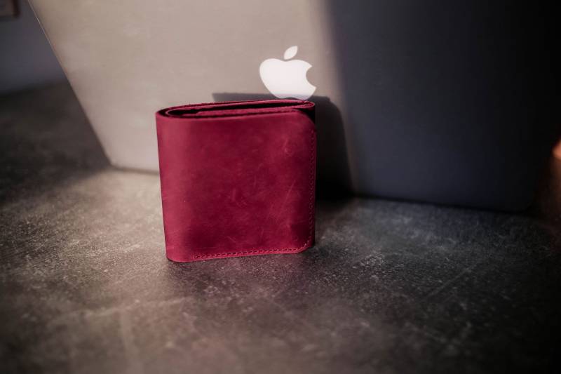 Kleine Lederne Geldbörse Frauen, Leder Portemonnaie, Kleine Leder Geldbörse, Gefaltetes Mit Gravur von Pikore