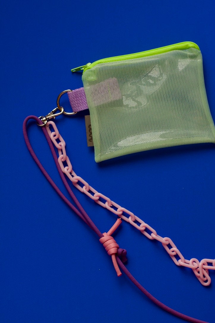 Adjustable Key Chain Or Bag Strap - Paracord & Plastic Lila & Pink von Pikto3000