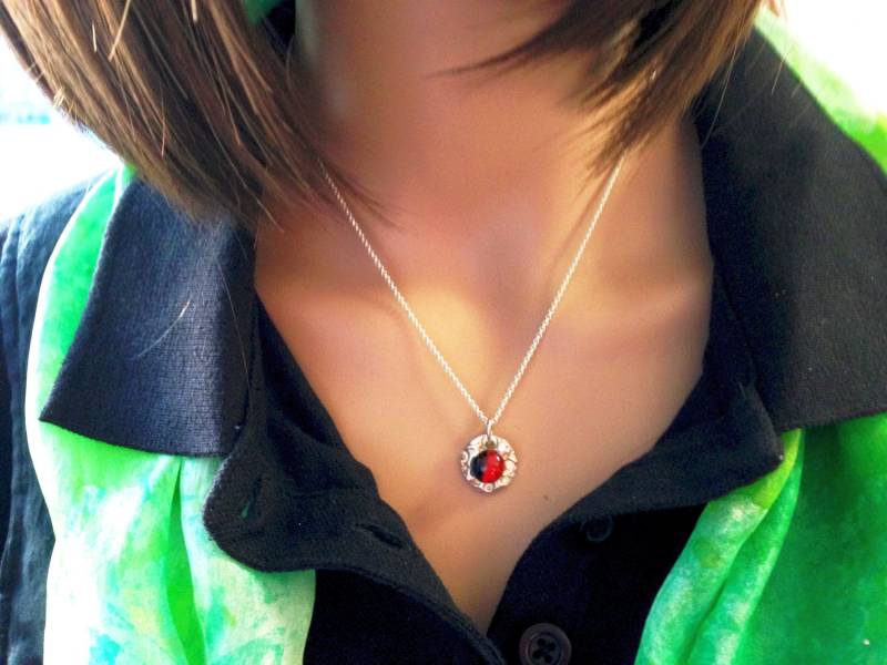 Der Pilbri ® Blub Handgefertigter Silberanhänger Mit Handgefertigtem Glasjuwel von Pilbri