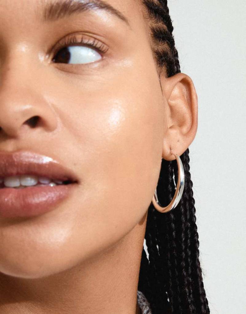 Pilgrim - Jorun - Große versilberte Creolen von Pilgrim