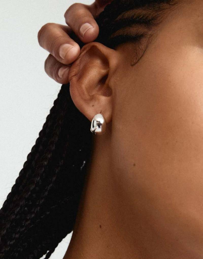 Pilgrim - Jua - Versilberte Ohrringe von Pilgrim