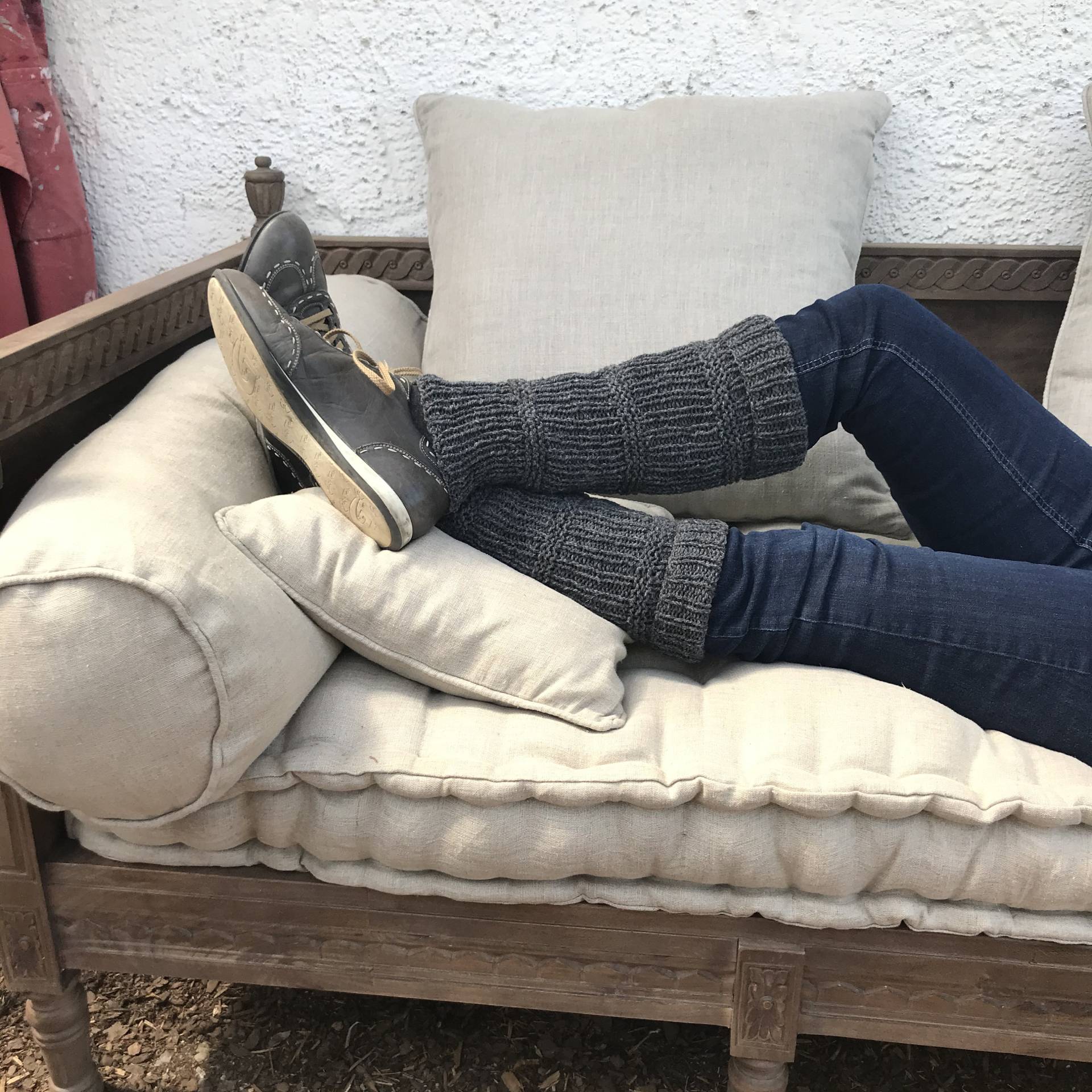 Beinstulpen Aus Wolle. Strickstulpen, Dunkel-Grau, Kniehoch, Yogasocke, Beinwärmer, Hippie-Stil, Handgestrickt, 100 % Regionaler Schurwolle von PillowWithPattern