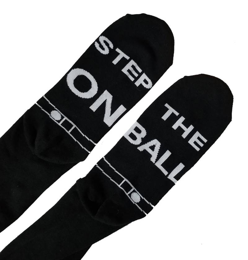 Gib Den Ball Raus Airline Uniform Socken | Flieger Modell Frei Gib Den Ball Raus Airline Uniform Socken | Flieger Modell Frei von PilotExpressions
