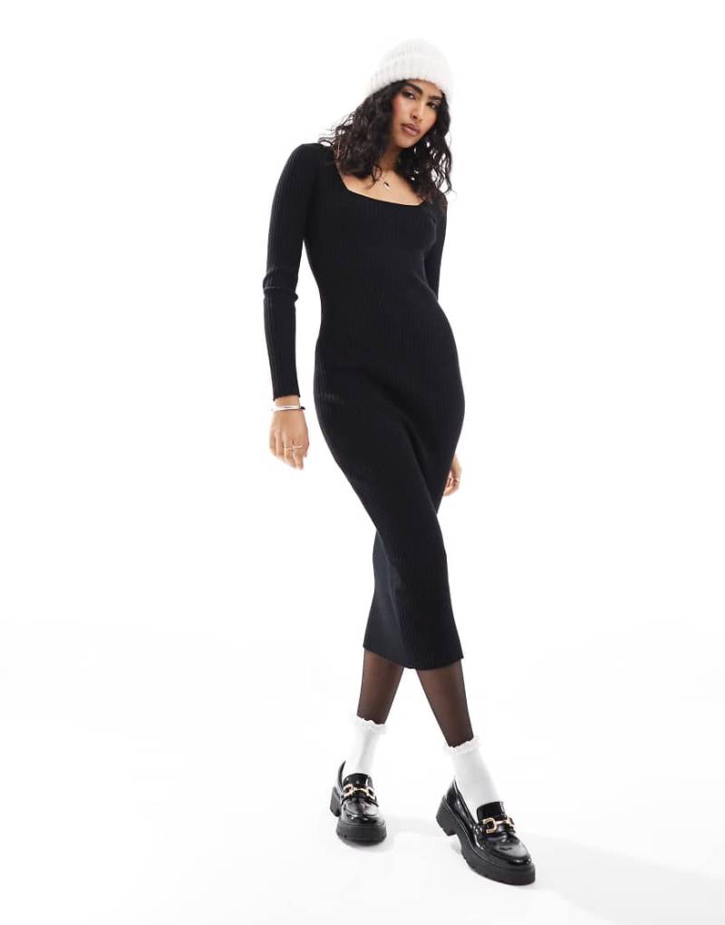 Pimkie - Geripptes Midaxi-Strickkleid in Schwarz mit eckigem Ausschnitt von Pimkie