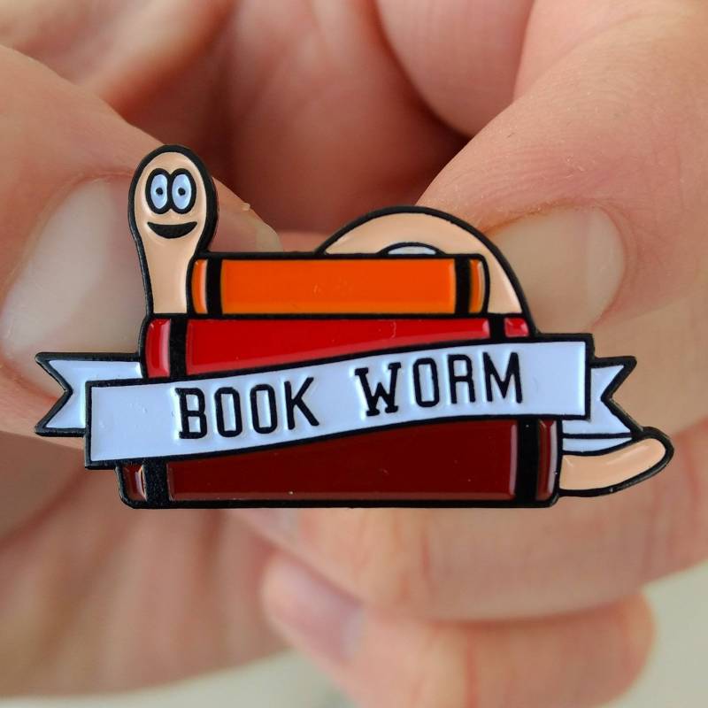 Buch Emaille Pin - Bücherwurm Anstecknadel Lese Pins Anstecknadeln von PinAlchemy