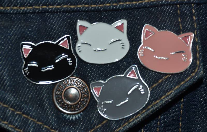 Cat Pin - Nemu Neko | Sleeping Cat Anime/Manga Style; Max.dim 25mm Enamel Metal Lapel Badge Anime Manga Nippan Japan von PinManiaAT